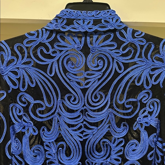 Weavz Black and Blue Swirl top - Picture 7 of 8